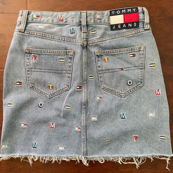 Embroidered Tommy Jeans - Picture 4 of 6
